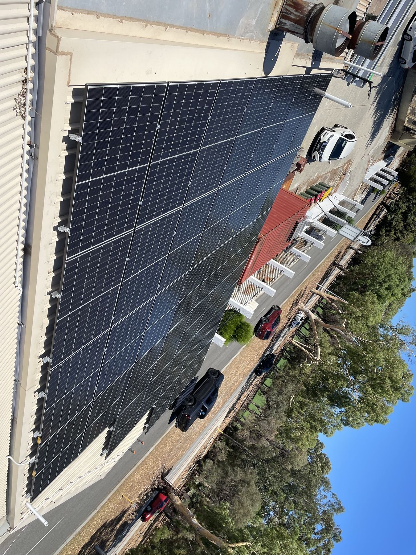 Large warehouse rooftop solar array